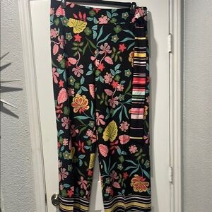 New York and Company Floral Black Women's Pants